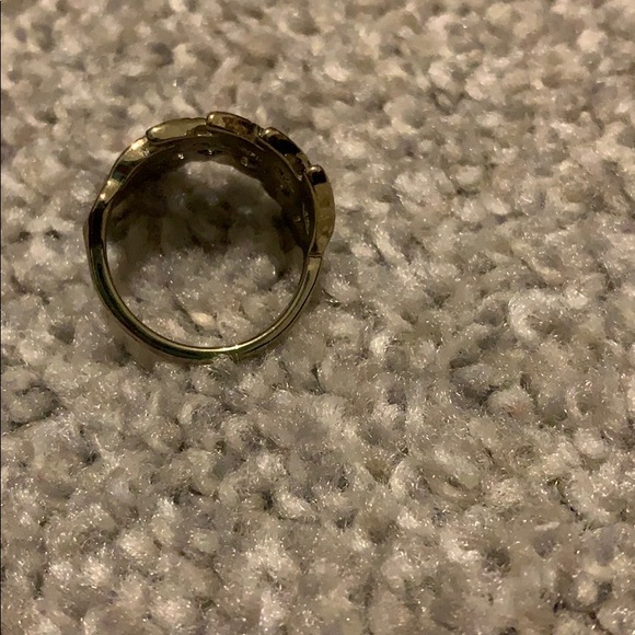 Gold ring - Picture 2 of 3